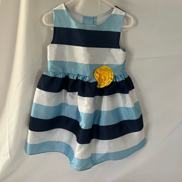 4T Sleeveless stripe ball gown type dress - Picture 5 of 6